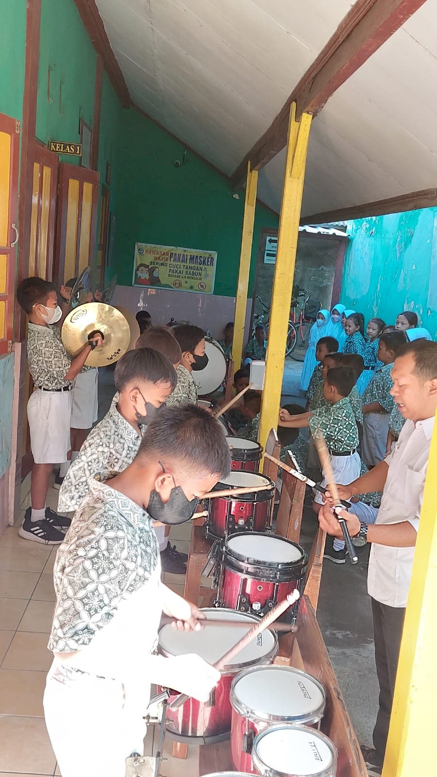 Ekstra Drumband